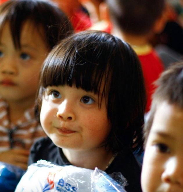 Các em học sinh Trường Tân Hợp trong lớp học